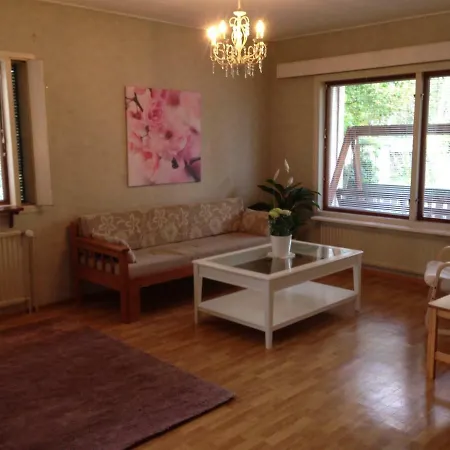 Apartment Parhuslagenhet Pa Aland